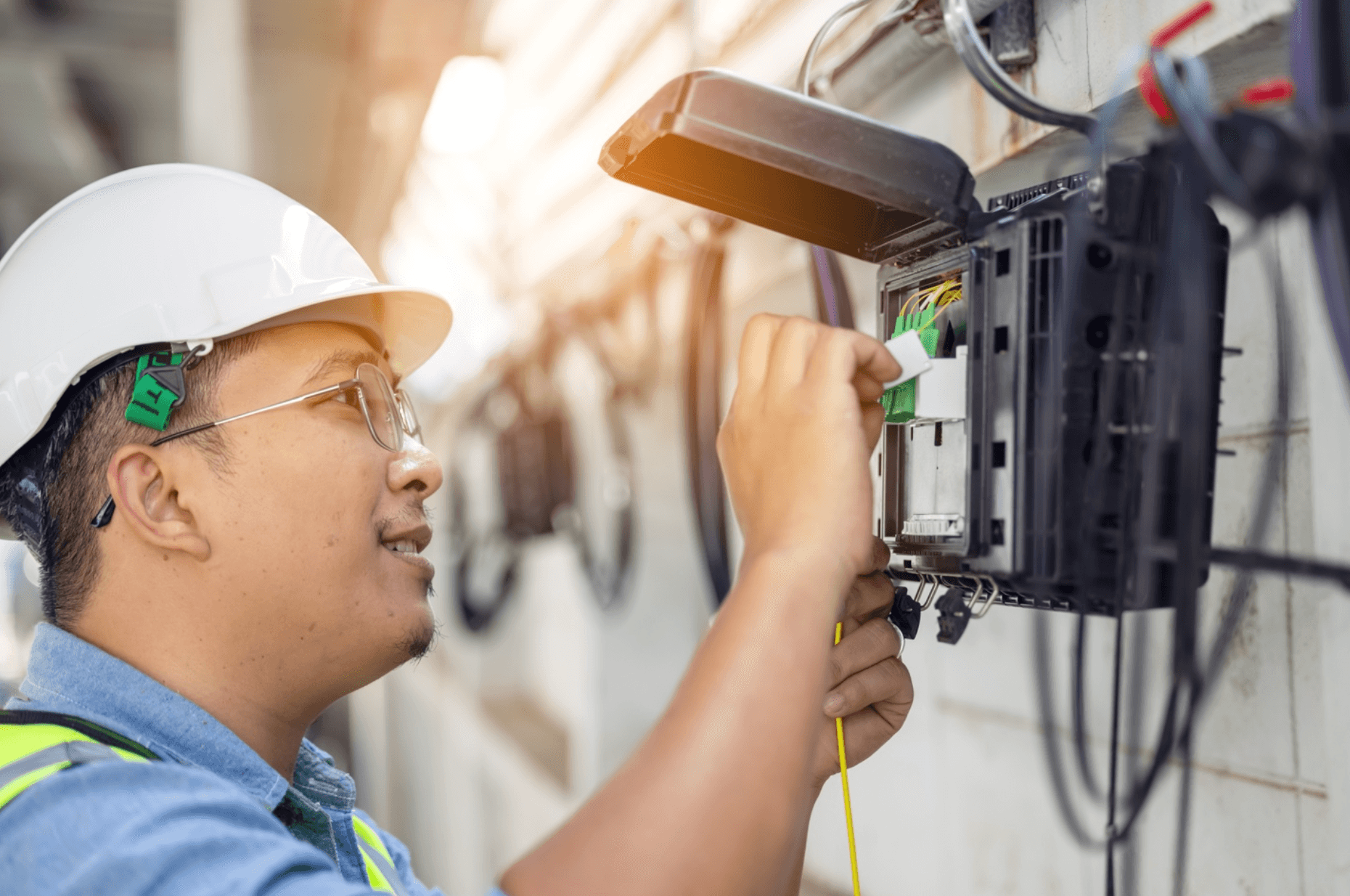 blog/hero_Fiber Optic Cable Types: A Comprehensive Guide.png