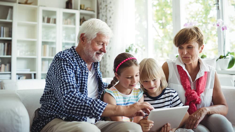 820-zstaying-connected-with-fami