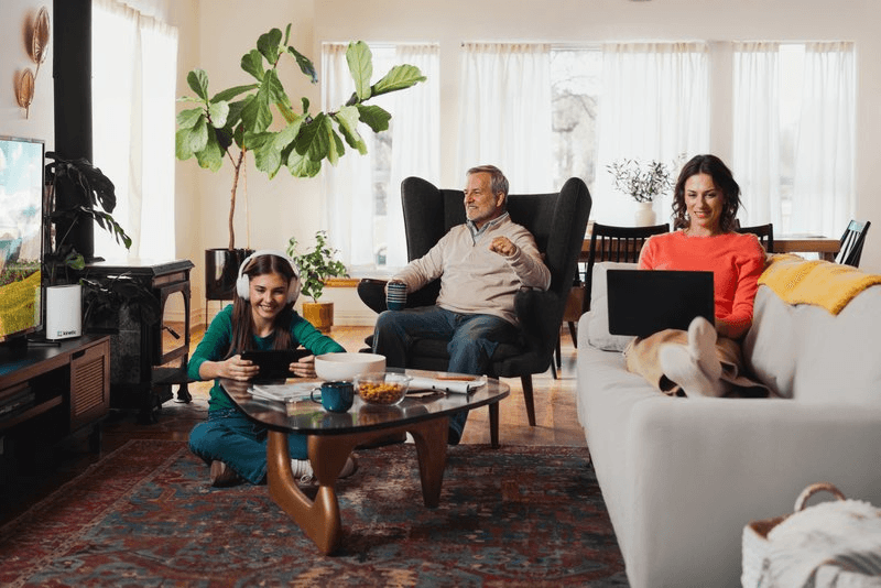 blog/hero_connecting people. strengthening communities